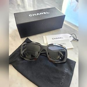 Authentic CHANEL Mother of Pearl CC Big Logo Sunglasses